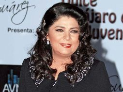 En cuanto al primer regalo para la niña, la famosa reveló que decidió adquirirle ropita, que será la primera que use cuando salga del hospital.SUN /archivo