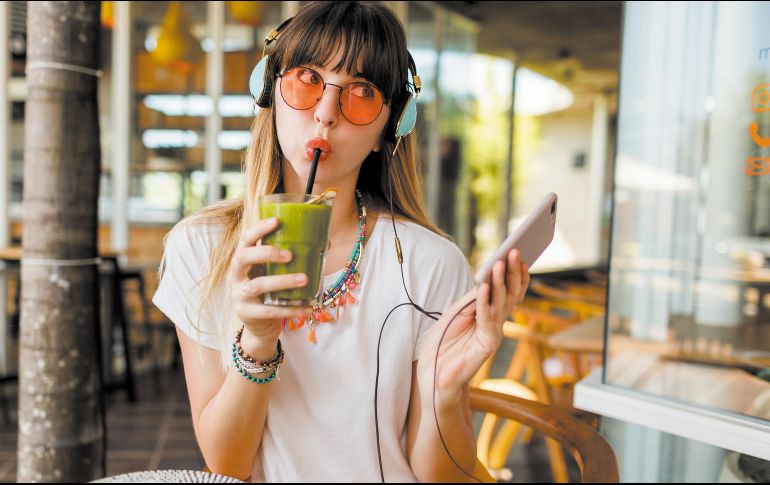 Los batidos verdes se elaboran con diversas frutas y verduras. ESPECIAL