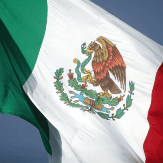 ¿Se trabaja o se va a la escuela el Día de la Bandera?