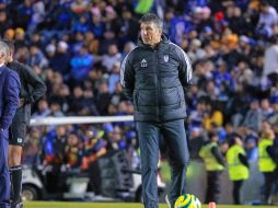 En los videos de empujones, golpes, insultos y demás entre jugadores, se ve cómo Robert Siboldi toma del cuello a Sepúlveda para apartarlo y a Ditta le da un puntapié. IMAGO7