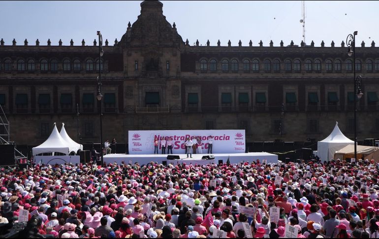 La marcha en defensa de la democracia reunió a miles de personas. SUN/ D. Sánchez