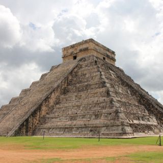 Investigadores de la UNAM buscan tomar una "radiografía" de la pirámide Kukulkán