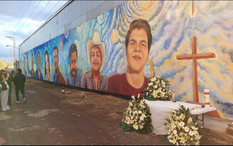 El mural de 423 metros cuadrados, estuvo a cargo de los artistas celayenses Gerardo David Rivera Suaste, 