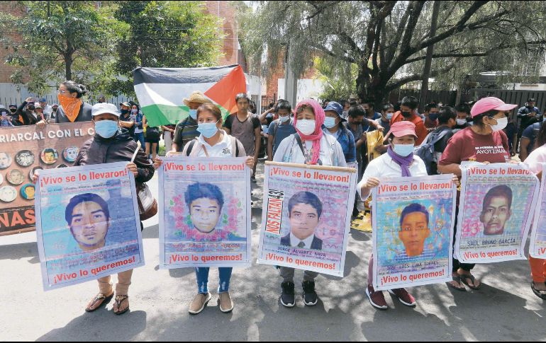 El 26 de septiembre de 2014 desaparecieron 43 estudiantes de la Escuela Normal Rural de Ayotzinapa, hasta la fecha no se sabe de su paradero. EL UNIVERSAL