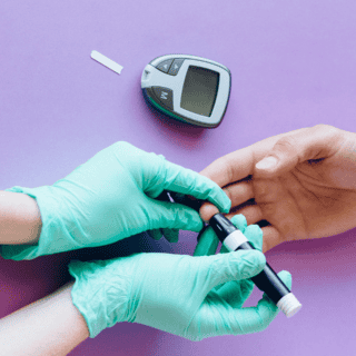 ¿Cuál es el nivel normal de azúcar después de cenar?