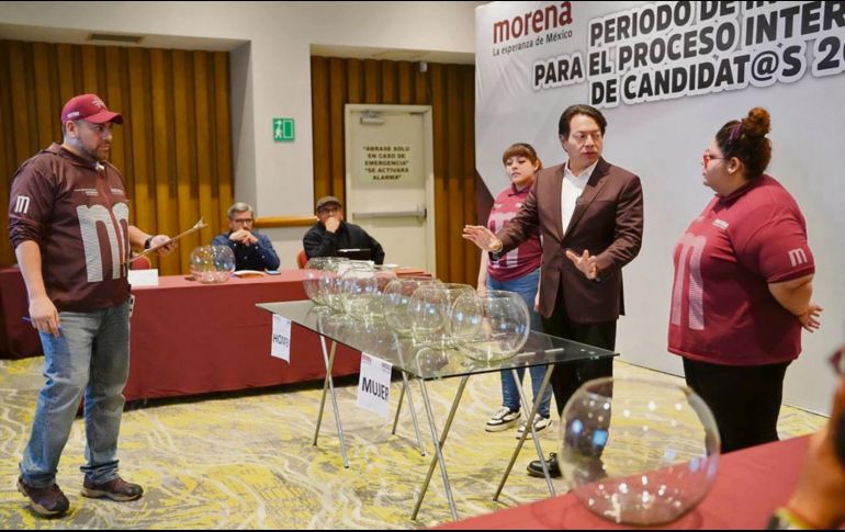 El sorteo para las candidaturas plurinominales de Morena se efectuó en su sede nacional. ESPECIAL