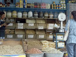 El plomo se encuentra de forma natural en el medio ambiente; sin embargo, su presencia en los alimentos naturales se debe principalmente a los desechos industriales. EL INFORMADOR / ARCHIVO