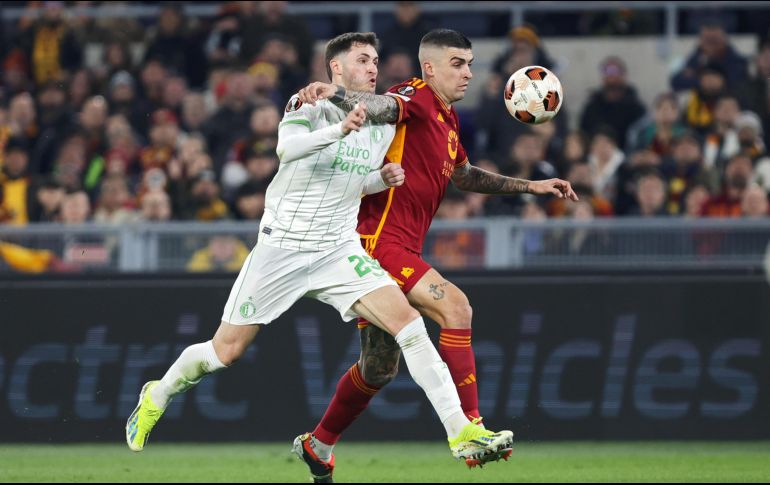 Giménez fue limitado después de haber marcado el primer gol del partido. EFE/EPA/F. Proietti