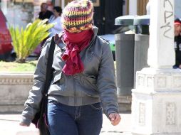 Cielo mayormente despejado con nubes dispersas. Temperaturas e índice UV altos durante la tarde, y ambiente fresco hacia el amanecer. SUN / ARCHIVO