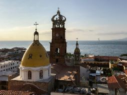 Si eres de los afortunados que pueden viajar en esos días, aprovecha y no te pierdas la oportunidad de salir de la ciudad para pasear, disfrutar o conocer de Puerto Vallarta y los otros destinos de playa de Jalisco. AFP / ARCHIVO