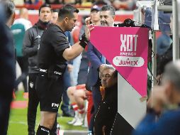 El uso del VAR en el arbitraje mexicano dejó de ser un apoyo y pasó a ser la norma para ciertas decisiones en los partidos de Liga MX. IMAGO7