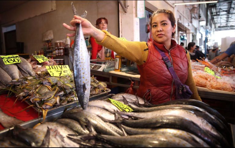 Si vas a comprar pescados y mariscos en esta temporada, compara precios. SUN / ARCHIVO