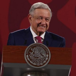 ¿Cuántos servidores públicos ganan más que el Presidente?