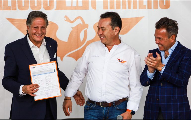 En el evento estuvo presente Pablo Lemus (derecha), quien destacó el trabajo que de Juan José Frangie (izquierda) al frente del municipio. EL INFORMADOR/A. Figueroa