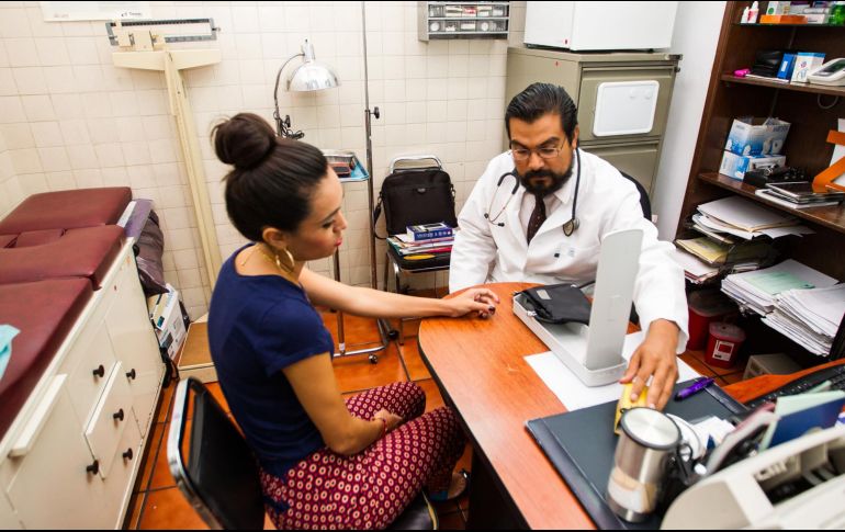 El programa pretende beneficiar a dos millones 362 mil personas, incluidos sus hijos menores de edad, que no están afiliados al IMSS ni al ISSSTE. EL INFORMADOR/Archivo