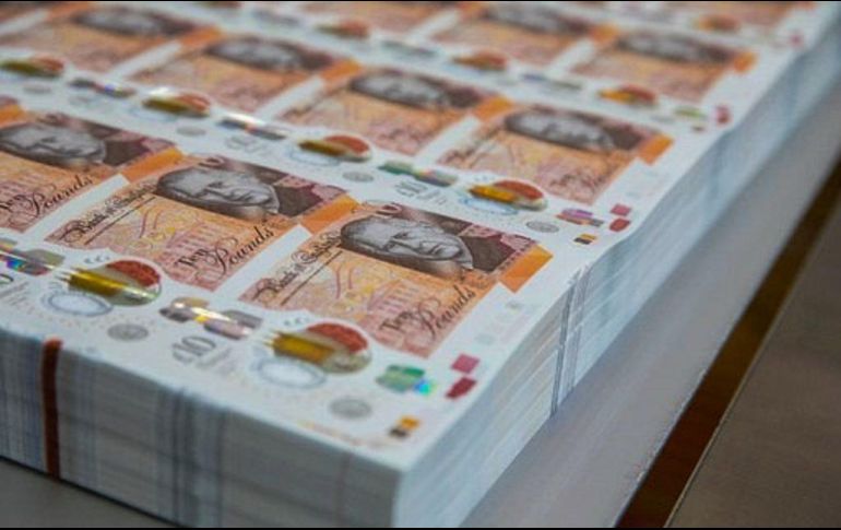 En los billetes de Carlos III el reverso seguirá siendo el mismo que en los de su madre, y los principales cambios se notarán en el anverso, donde figura un retrato del rey. EFE/ Banco De Inglaterra