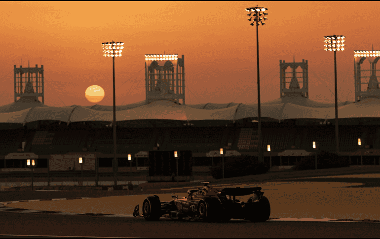 Este jueves se llevarán a cabo las primeras pruebas libres del GP de Bahrein, las cuales podrán verse en televisión restringida. EFE / A. Haider