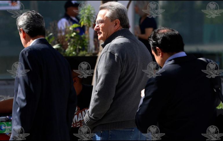 Se indagó en el sitio oficial del Registro Público Vehicular (REPUVE) el tipo de automóvil que utilizó Pío López Obrador al salir del careo que tuvo con Loret de Mola. SUN / B. Fregoso