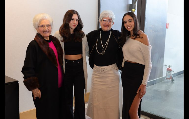 Georgina y Fernanda de la Vega con Georgina García y Valeria Morales. GENTE BIEN JALISCO/ Christian Pérez