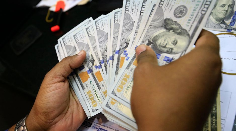 En lo que va del presente año, las reservas acumulan un monto de 4 mil 432 millones de dólares frente al saldo que tenían al final del 2023 con 212 mil 762 millones de dólares. AFP / ARCHIVO