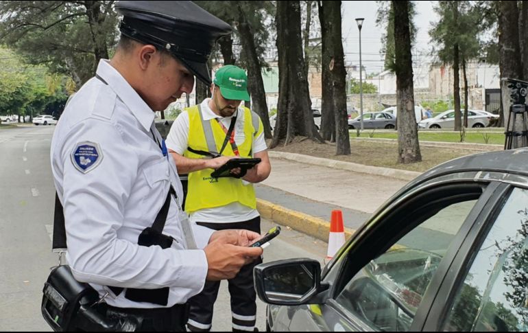 El Gobierno pretende recaudar este año más de 648 millones de pesos por el programa de verificación. EL INFORMADOR/Archivo