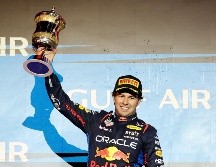 SERGIO PÉREZ. La estrategia le funcionó a Red Bull y sobre todo con la experiencia del piloto mexicano, quien sacó lo mejor de los compuestos que le fueron colocados. EFE / A. Haider