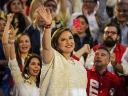 Xóchitl Gálvez, fue acompañada por Laura Haro, Natalia Juárez, Francisco Ramírez Acuña, y Alejandro Moreno, en el Palenque de las Fiestas de Octubre. EL INFORMADOR/ H. FIGUEROA.