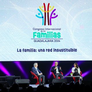 Llaman a recuperar alianza entre familias y escuelas para educar a menores, durante clausura del CIFAM
