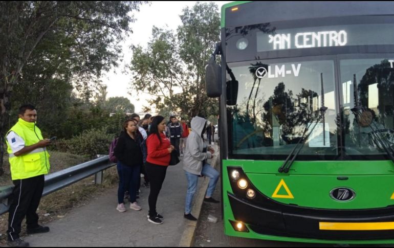 Son 21 unidades de 12 metros y 32 unidades de 9 y medio metros las que iniciaron operaciones. X/ @TransporteJal.