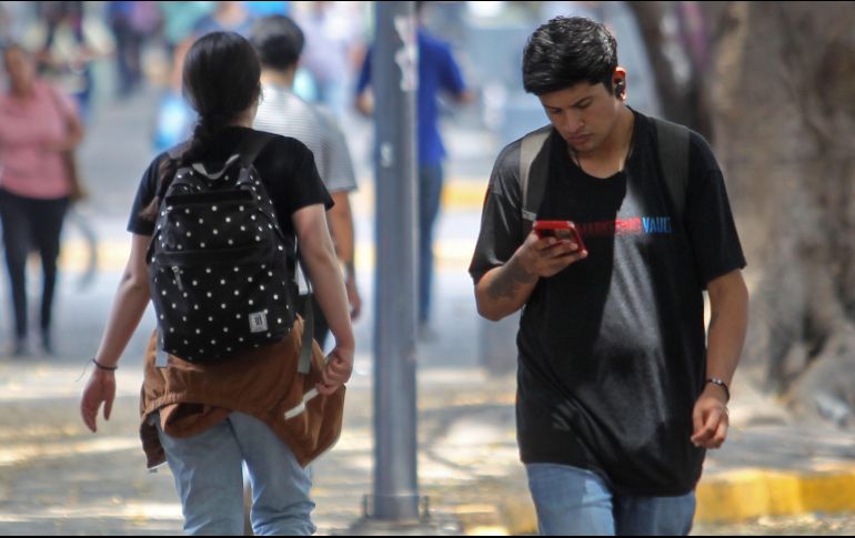 Tanto Izzi Telecom como Bait Móvil han sido los más citados en las redes sociales, pues las quejas de sus consumidores de datos y llamadas han alzado la voz con twits de falla y discrepancia general en los servicios de estas compañías de teléfono,  estas mismas  han dado la misma respuesta y prometen dar pronta solución.INFORMADOR/archivo