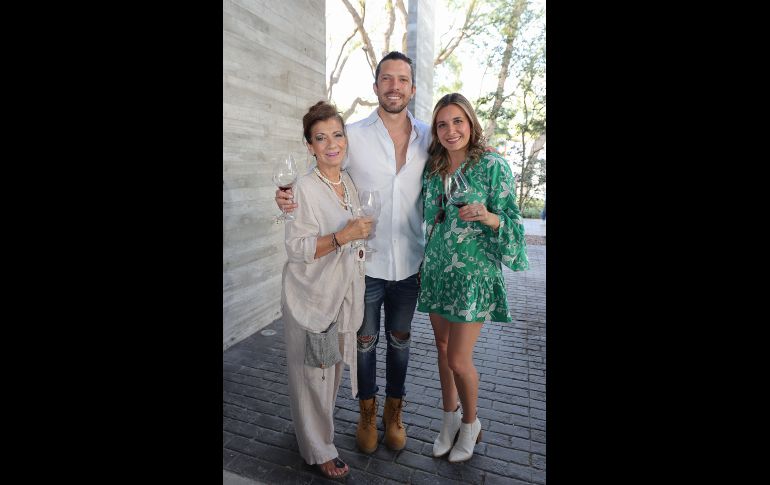 Claudia Hemkes, Diego Azanza y Diana Cardenas. GENTE BIEN JALISCO/ Christian Pérez