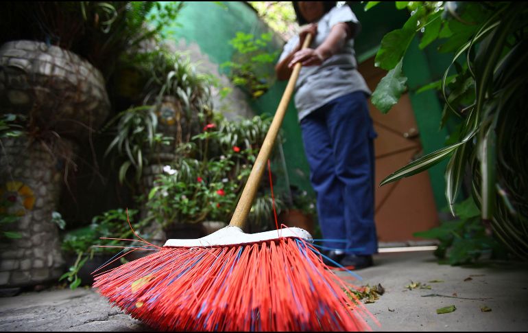 Si se suma el valor de las tareas del hogar y de cuidados, las mujeres aportan 2.6 veces más valor económico que los hombres por el trabajo no remunerado que realizan. SUN / ARCHIVO