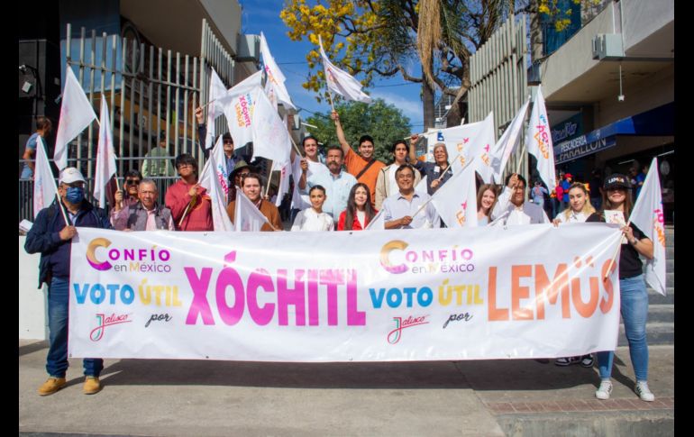 “Confió en México” distribuyó una gran cantidad de folletos en el Mercado del Mar que contenían el porqué consideran necesario emitir un Voto Útil. CORTESÍA.
