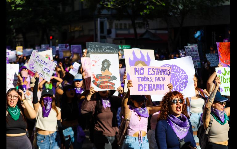 Miles de mujeres se reunieron en diferentes puntos de la ciudad de Guadalajara  como parte de las manifestaciones del Día Internacional de la Mujer, celebrado el 8 de marzo. EL INFORMADOR / A. Navarro