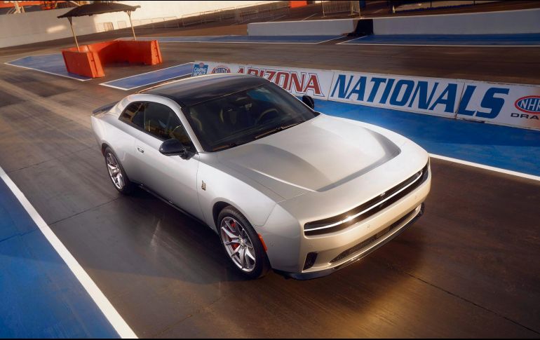 Dodge Charger EV. Este vehículo alcanza los 496 HP. ESPECIAL