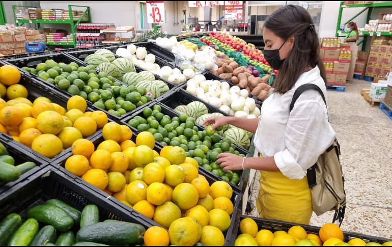 Por su lado, López Obrador agradeció a las tiendas departamentales porque 