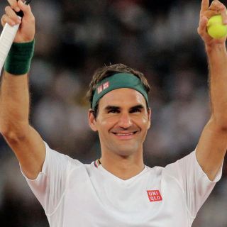 Roger Federer se toma un "shot" de tequila en la gala de los Oscar 2024