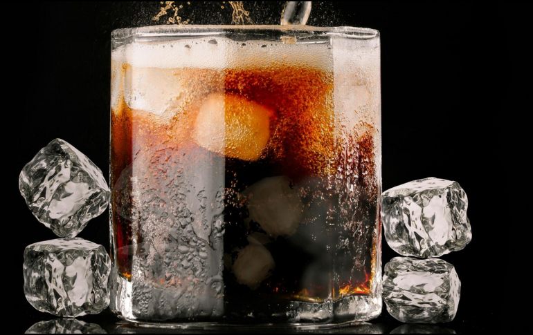 Los estudios realizados por especialistas de Profeco resaltan que los refrescos se clasificaron en dos categorías: calóricos y no calóricos, así como aquellos que utilizan edulcorantes como endulzantes. Unsplash