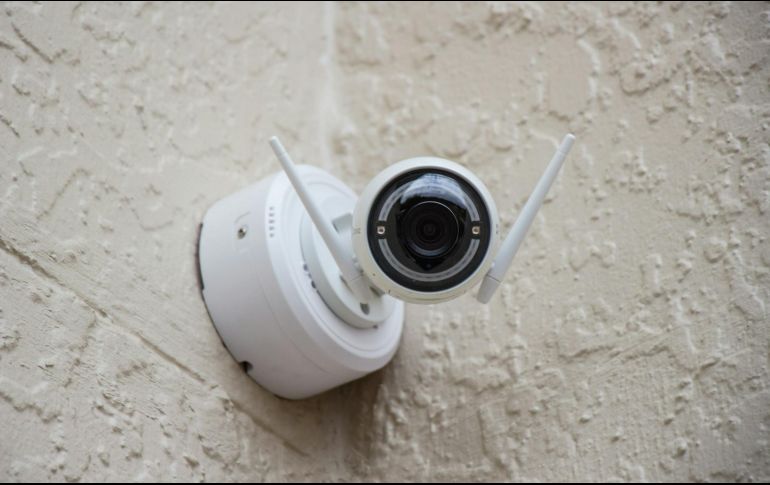 Los anfitriones podían tener cámaras de seguridad en áreas comunes como pasillos, salas de estar y patios. Unsplash.