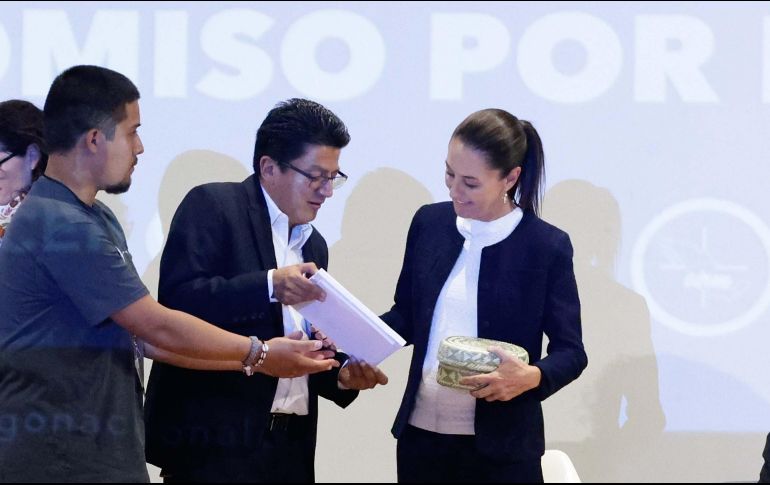 Sheinbaum durante la firma del  compromiso con el Episcopado Mexicano. SUN/F. Rojas