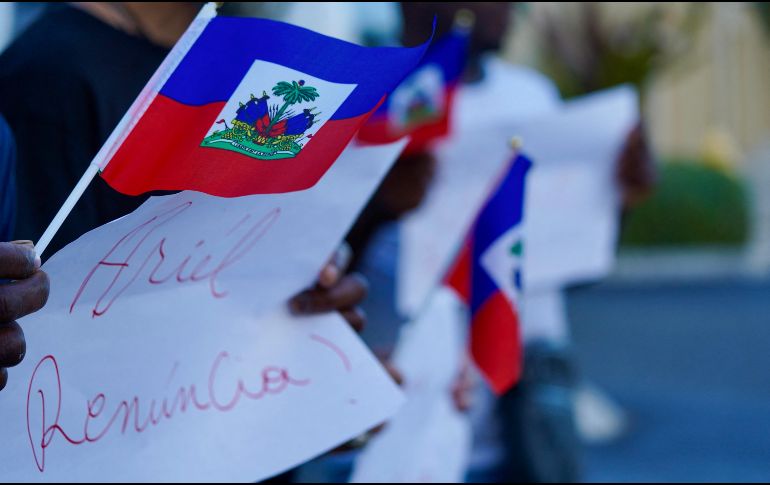 El primer ministro de Haití, Ariel Henry, dijo que renunciaría a su cargo, cediendo a la presión internacional para salvar a su país, atrapado por la violencia y controlado por pandilleros fuertemente armados. AFP
