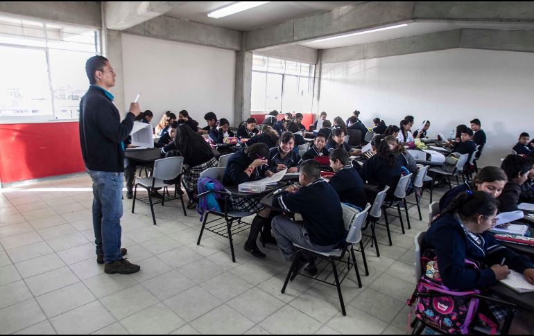Con el acto del ciclo escolar 2023-2024, la Secretaría de Educación Pública informó que 24 millones 93 mil 801 alumnos finalizaron exitosamente la educación básica. SUN / ARCHIVO