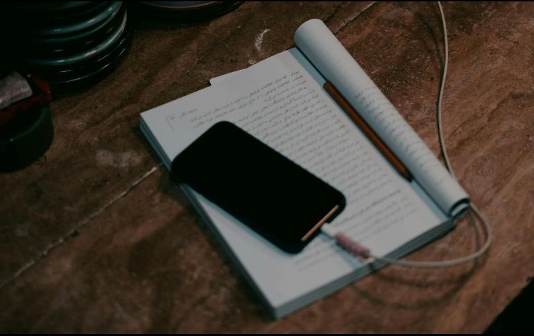 Gracias al progreso tecnológico, los fabricantes se han esforzado por mejorar este proceso, reduciendo considerablemente el tiempo de carga, a veces incluso hasta 20 minutos, y alargando la vida útil de la batería. Pexels