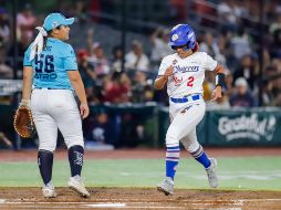 Elizabeth Robert anotó la primera carrera del partido, pero las regiomontanas remontaron. TWITTER/charrosbeisbol