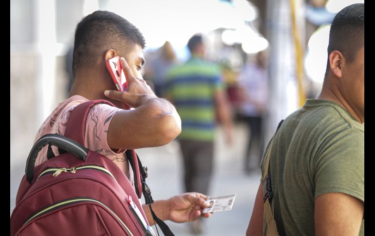 El delegado del INE Jalisco, Luis Zamora Cobian atribuye a la migración y al descuido de los ciudadanos la cifra de credenciales sin recoger en los módulos. EL INFORMADOR/ H. Figueroa.