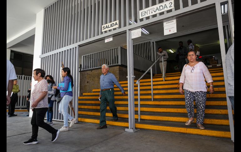 El delegado del INE Jalisco, Luis Zamora Cobian atribuye a la migración y al descuido de los ciudadanos la cifra de credenciales sin recoger en los módulos. EL INFORMADOR/ H. Figueroa.