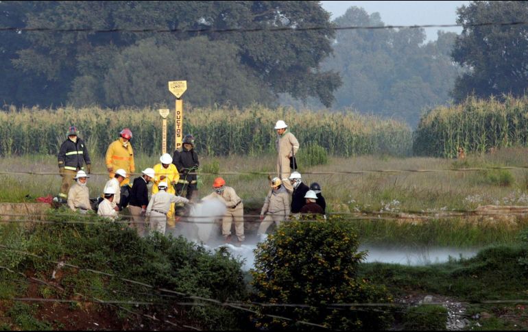 Suman más de 62 mil tomas clandestinas detectadas entre diciembre de 2018 y noviembre de 2023. EFE/Archivo