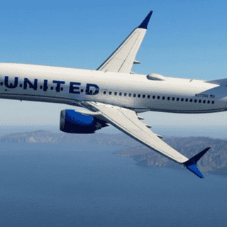 Investigan hallazgo de cadáver al interior de un avión de United Airlines