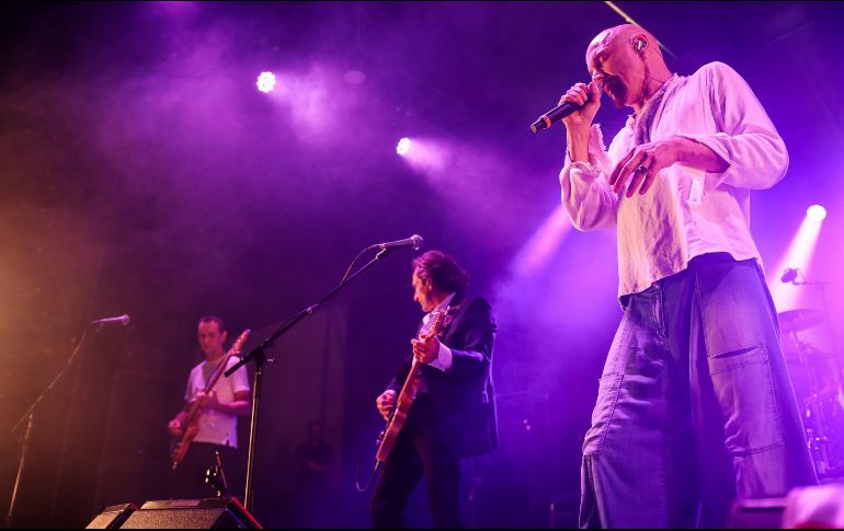 Tim Booth, el vocalista de la agrupación entregó una excepcional velada al público tapatío. EL INFORMADOR/ H. Figueroa