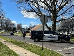 El sospechoso, que las autoridades describen como en situación de calle, acudió en un vehículo robado a dos viviendas donde estaban sus familiares, a quienes disparó con un rifle de asalto. AP / M. Catalini